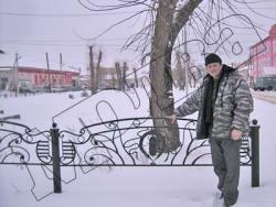 Ограду вокруг аллеи Славы в Борском сделал Сергей Путылин 