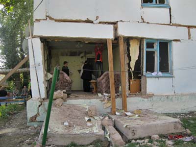 5 сентября в Садгороде произошёл мощный взрыв бытового газа в одной из квартир местной двухэтажки 5 сентября в Садгороде произошёл мощный взрыв бытового газа в одной из квартир м